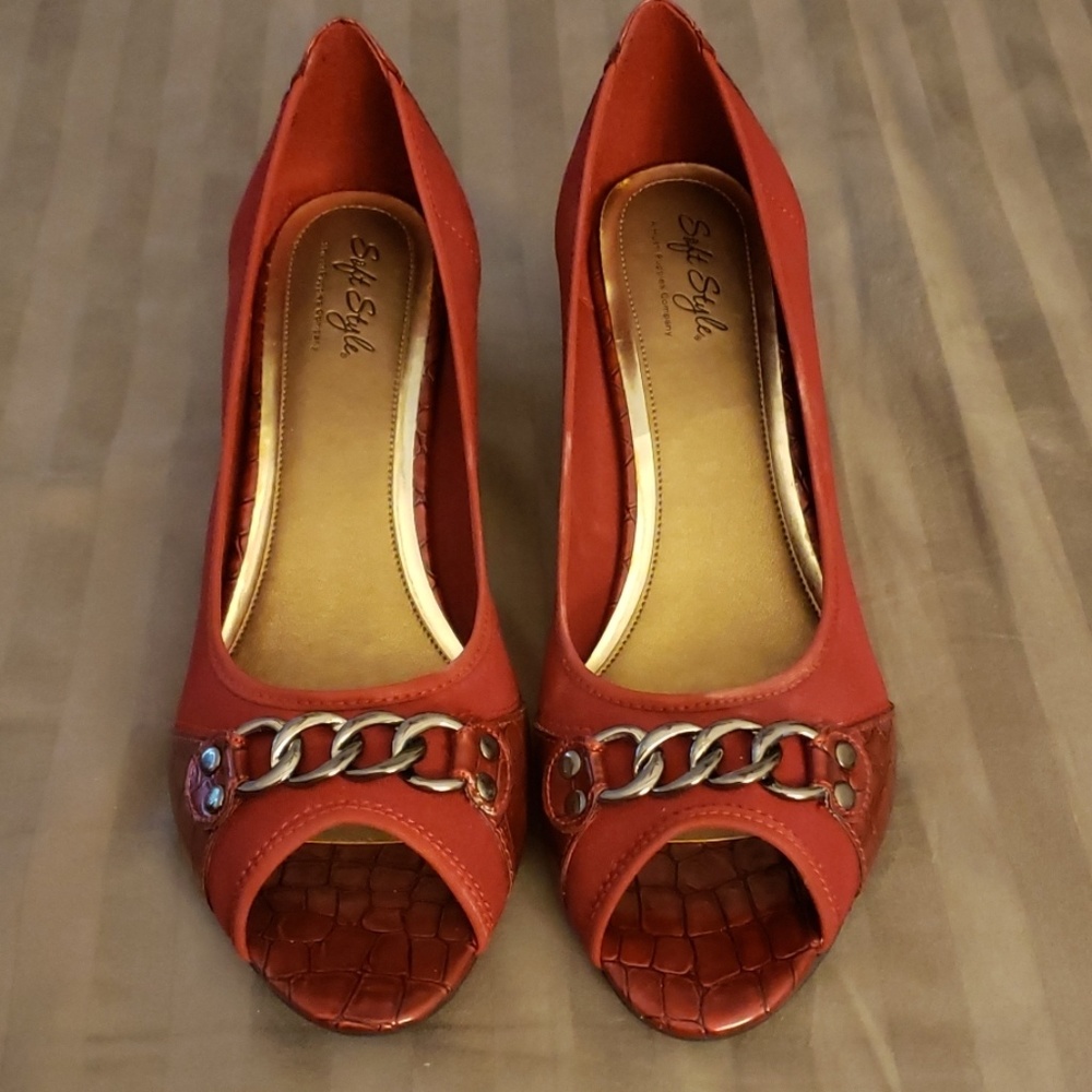 12W Red Hushpuppies Wedges